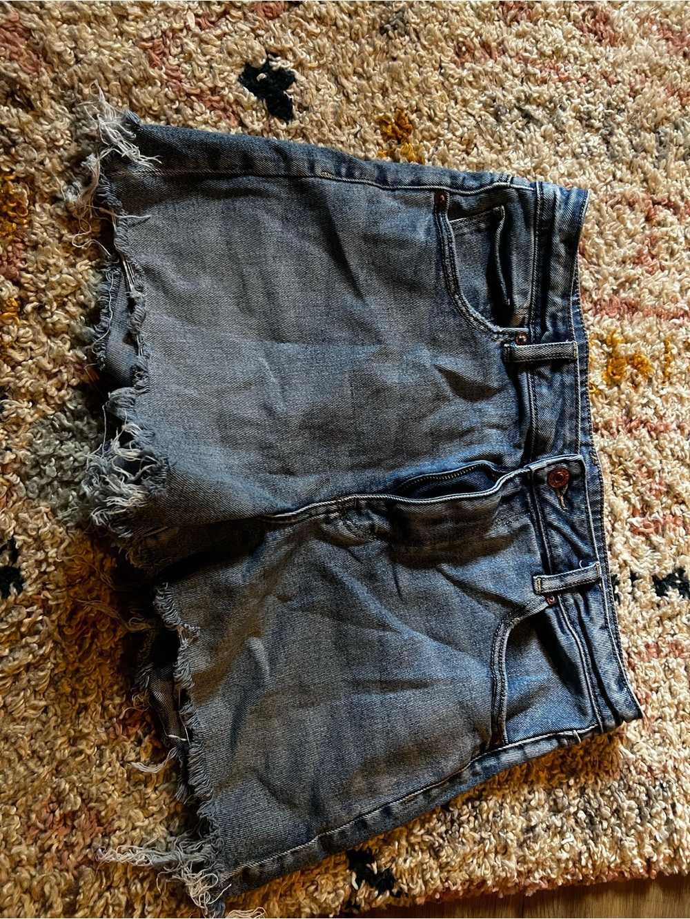 American Eagle Outfitters Frayed Hem Denim Shorts - Blue Wash